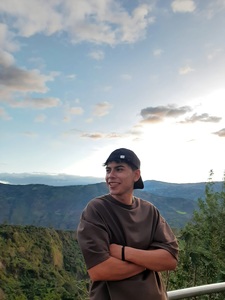 Roommate Alexander  buscando habitación en Cali