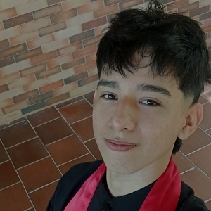 Roommate Adrian  buscando habitación en Bello