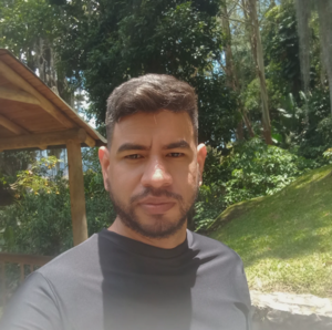 Roommate Tony jose buscando habitación en Medellín