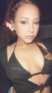 Roommate Yara 