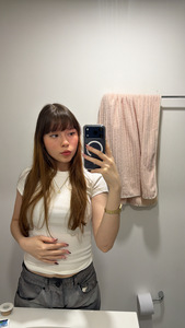 Roommate Ana 