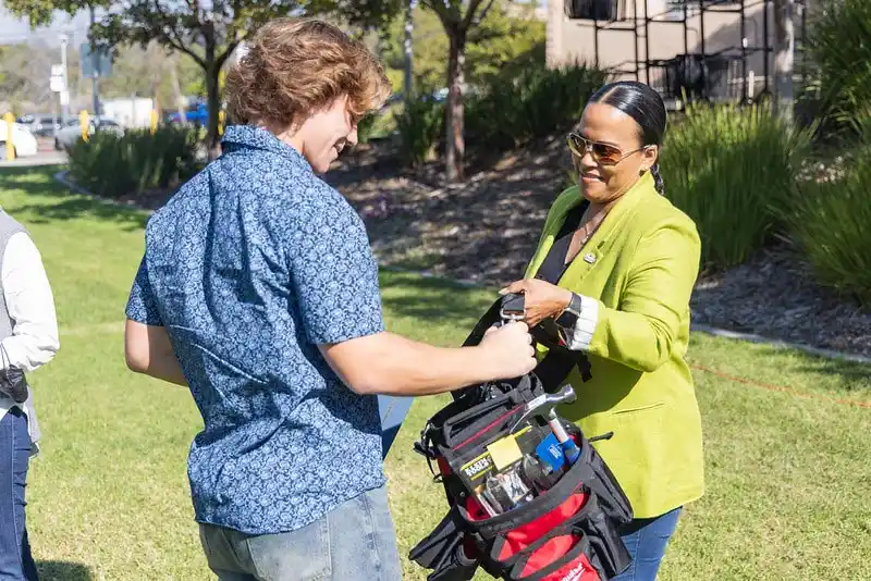 Graduate receiving tool bag