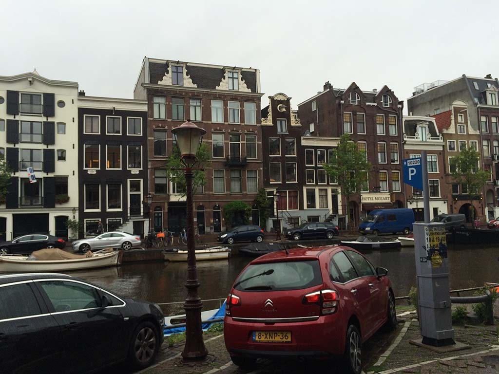 A proper
looking balloon