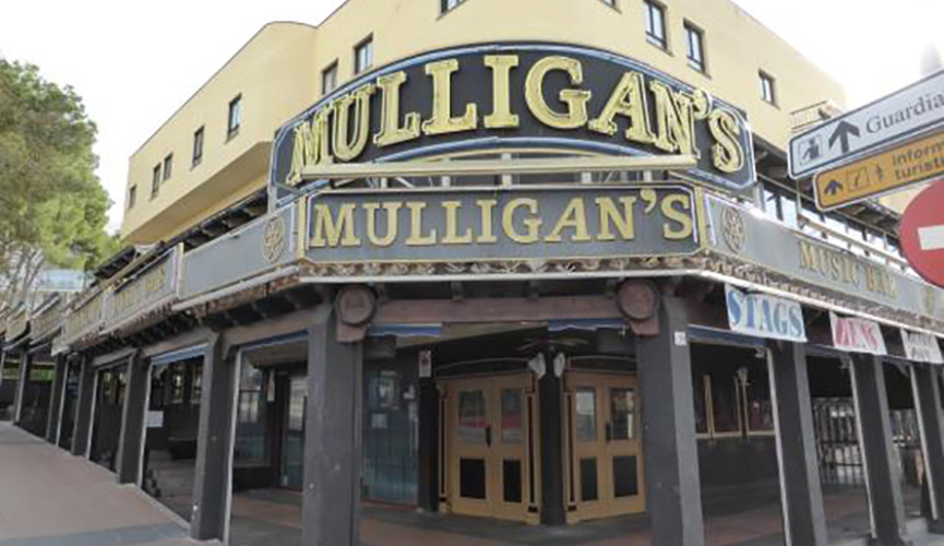 Mulligans Bar