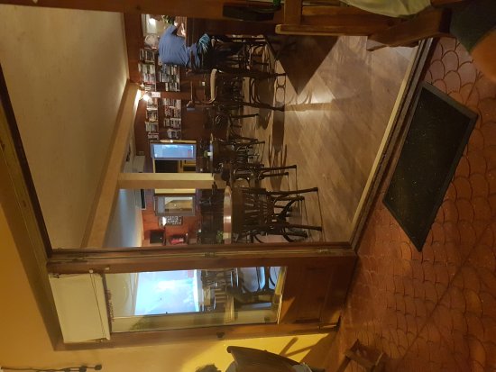 Tonys Bar