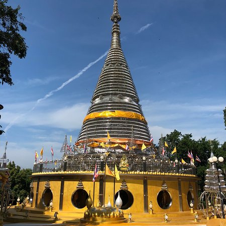 Phra Maha Chedi Tripob Trimongkol