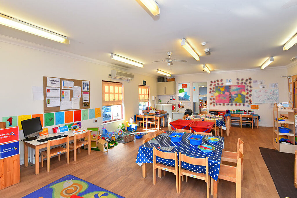 Hanyuu Nursery School Building
