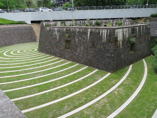 Lambert Redoubt