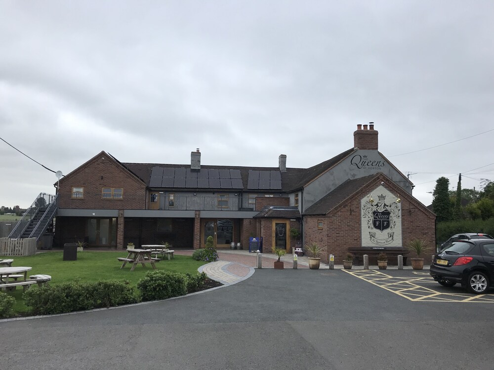 The Queens At Horton