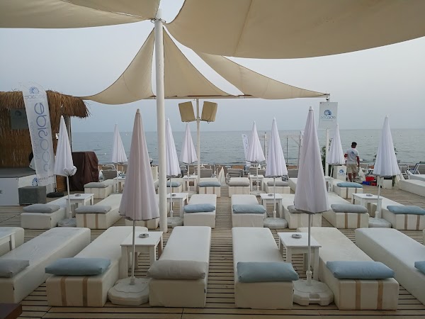 Seaside Beach Lounge