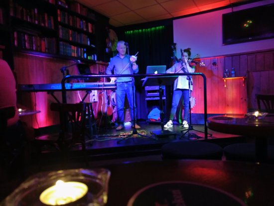 Finnegan's Live Music Bar & Restaurant