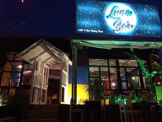 Luna Bar
