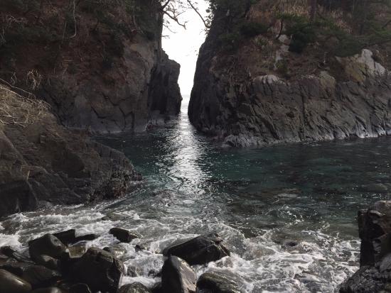 Kamiwarizaki Natural Park