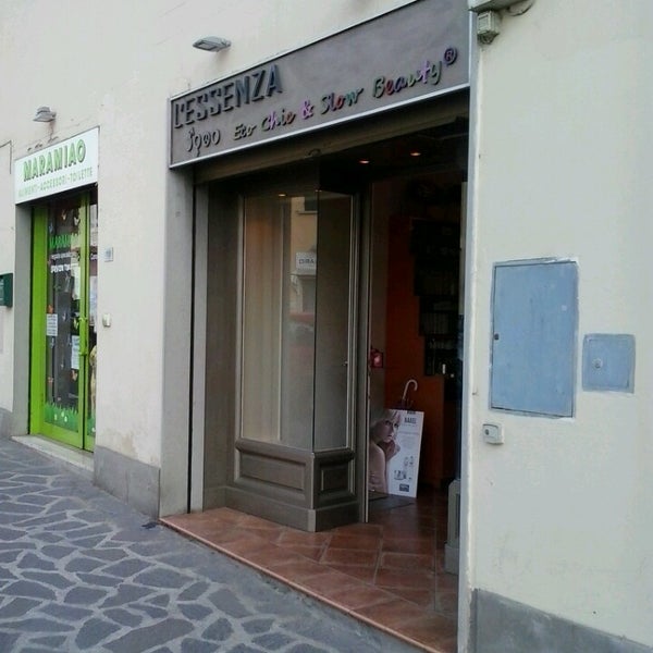 ESSENZA Eco Chic & Slow Beauty