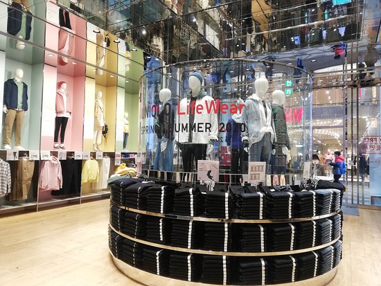 UNIQLO Shinsaibashi