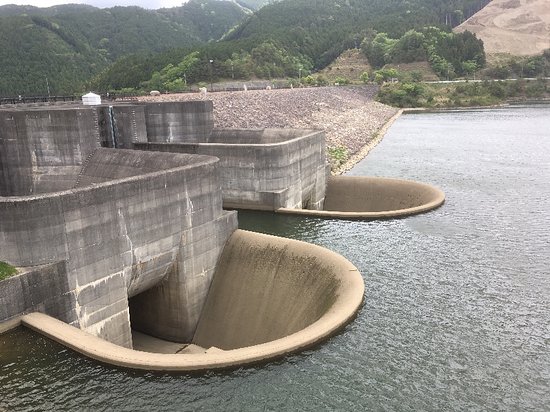 Ozuchi Dam