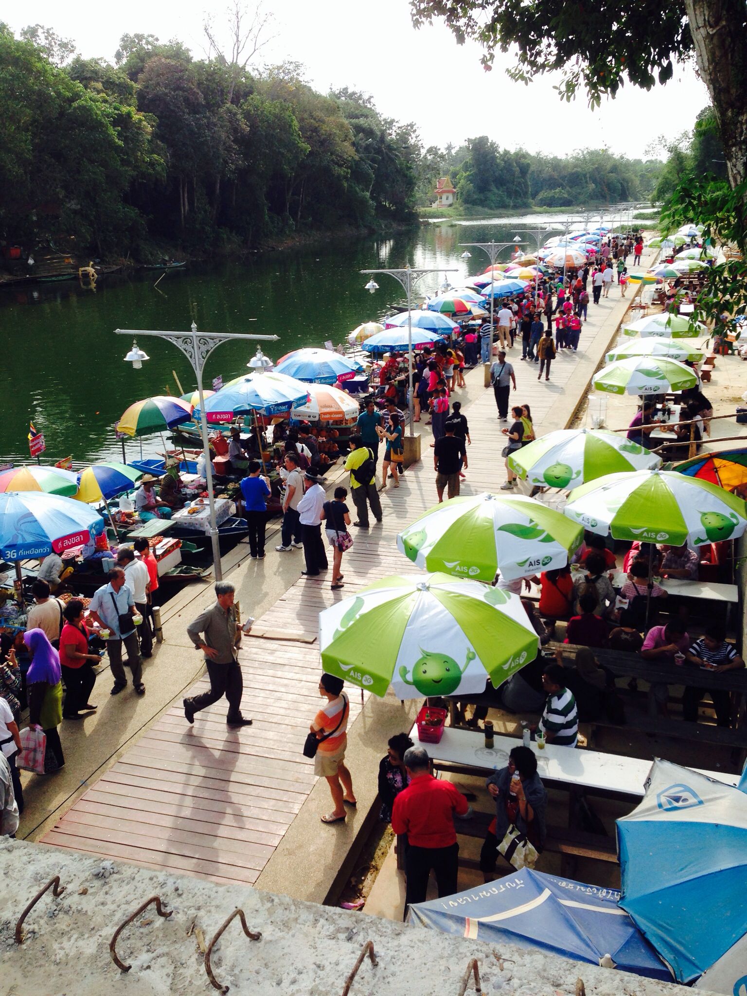 Ban Pru Floating Market
