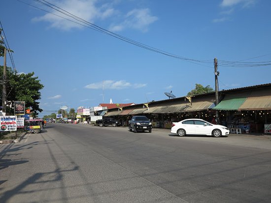 Nuan Thip Market