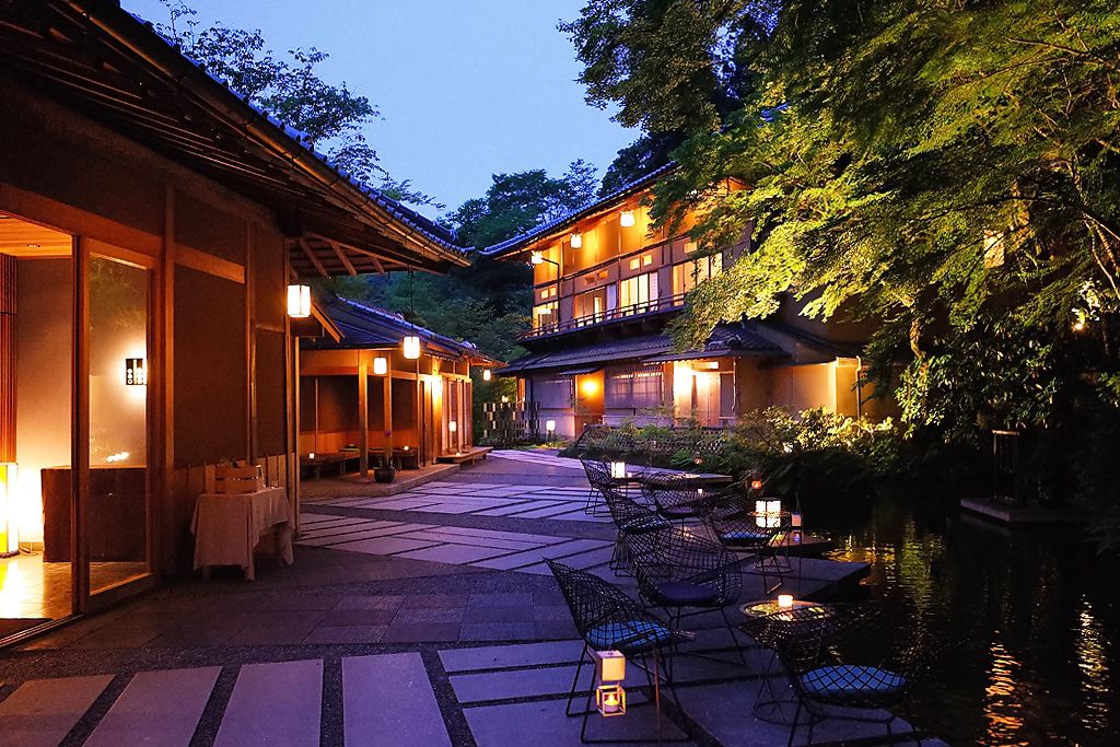 Uchikonaishi no Haka