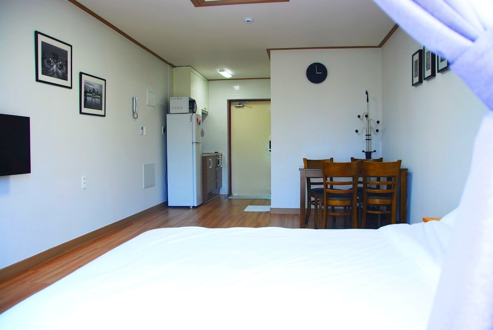 Former White Cross Inn