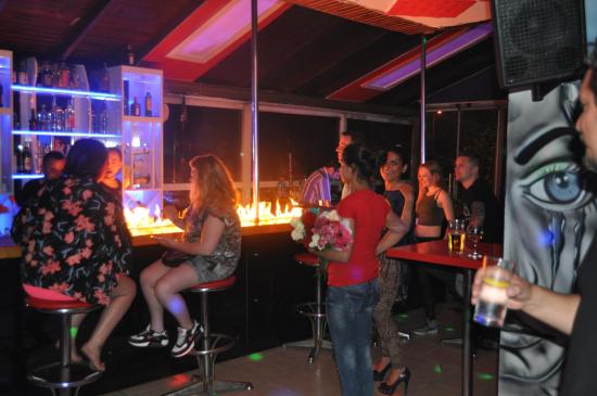 Bar 52