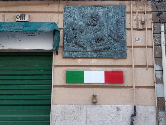 Lapide in memoria di Carlo Alberto dalla Chiesa