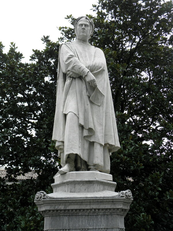 Monumento a Francesco Petrarca