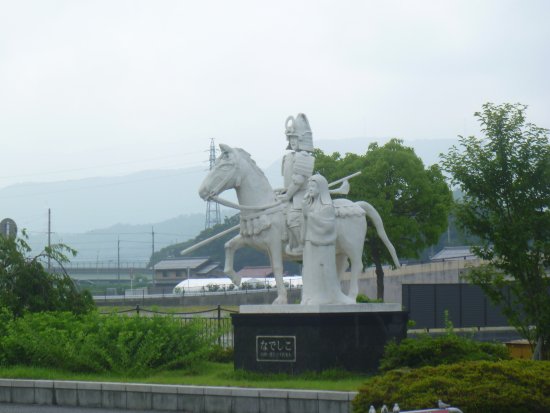 Statue of Kazutoyo & Chiyo