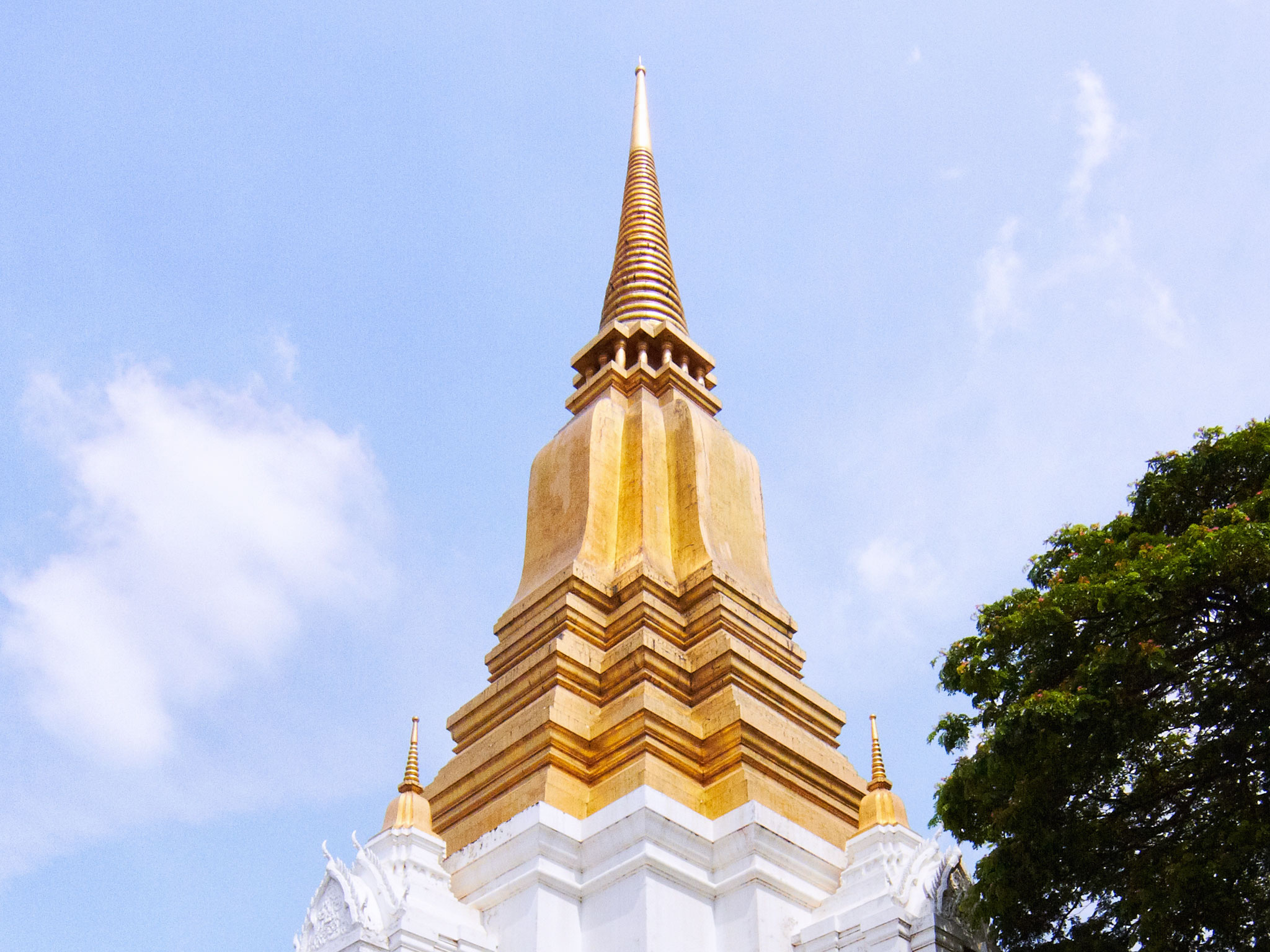 Phra Chedi Si Suriyothai