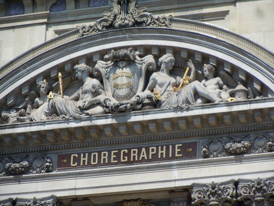 Le fronton Architecture et Industrie