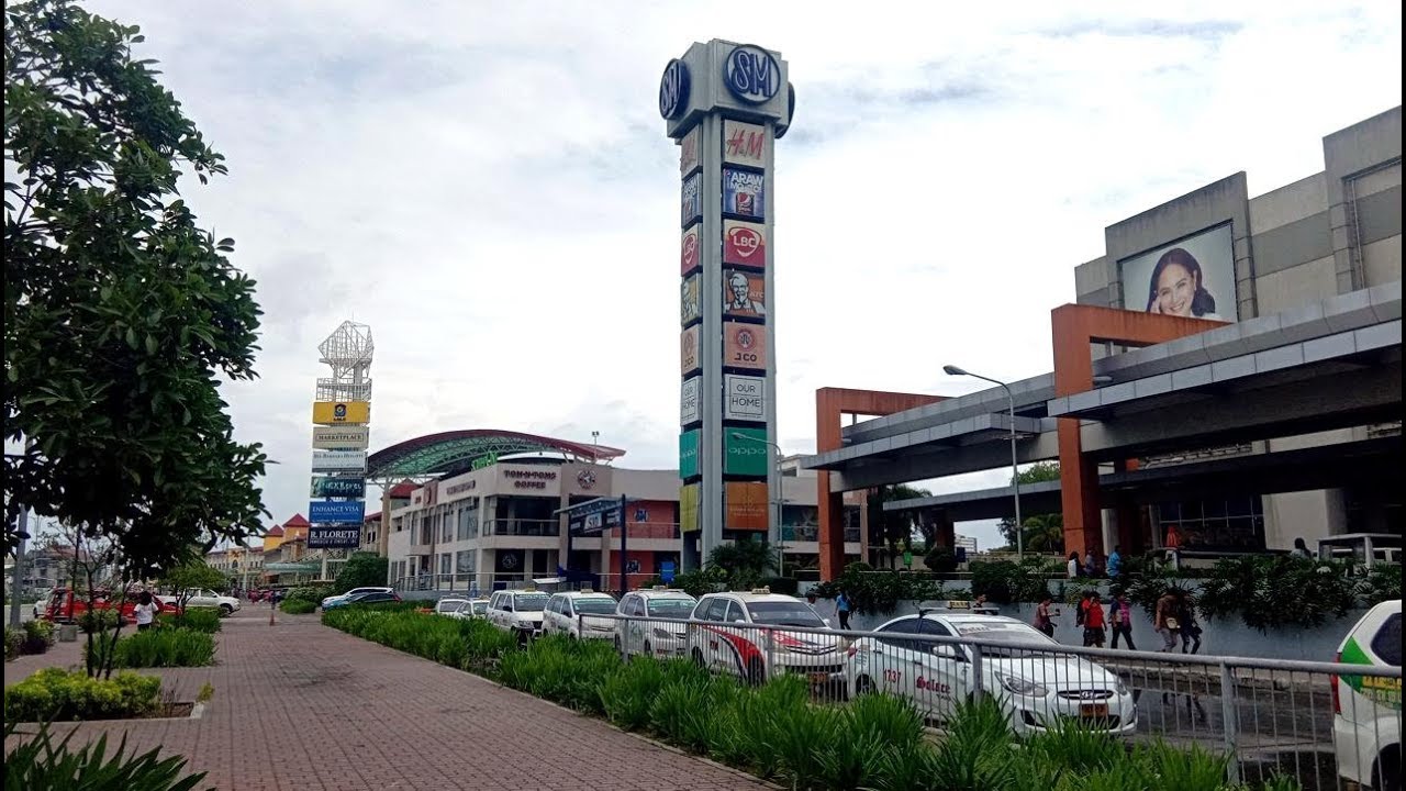 Brisk family Mall (in the street)