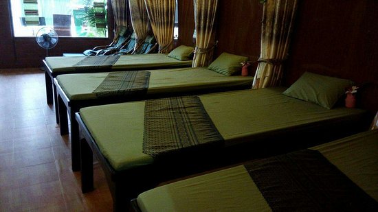 Huanyhok Massage Spa & Hear Hourse Waxing