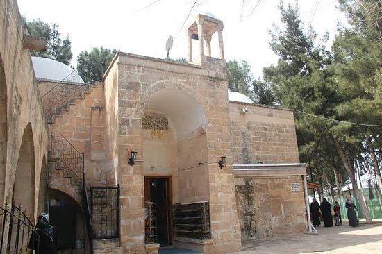 Hayat Bin Kays El Harrani Turbe ve Camisi