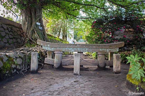 Buried Shrine Gate