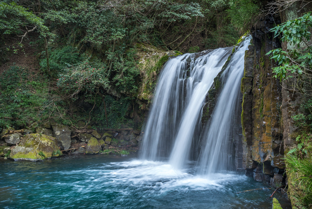 Nikaidaru Falls