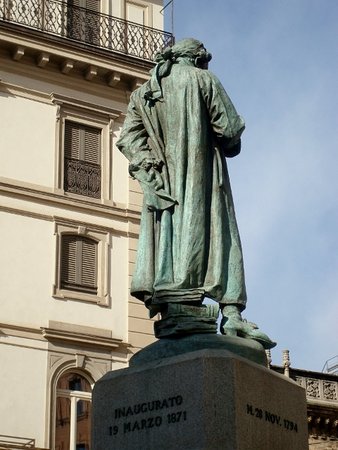 Monumento a Cesare Beccaria