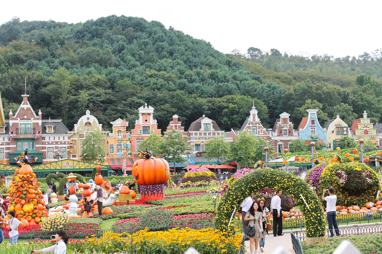 Chungpyonung Amusement Park