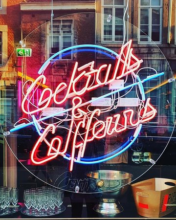 Cocktails & Coiffures