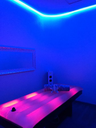 Calaluna Beauty Center