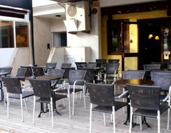 Cafe Pub Akelarre