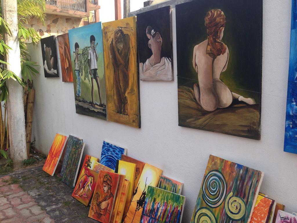 Aurora - The Art Gallery