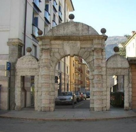 Arco dei Tre Portoni