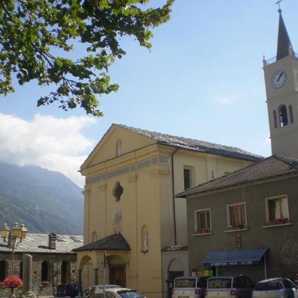 Chiesa Parrocchiale Santa Maria Assunta con Cimitero