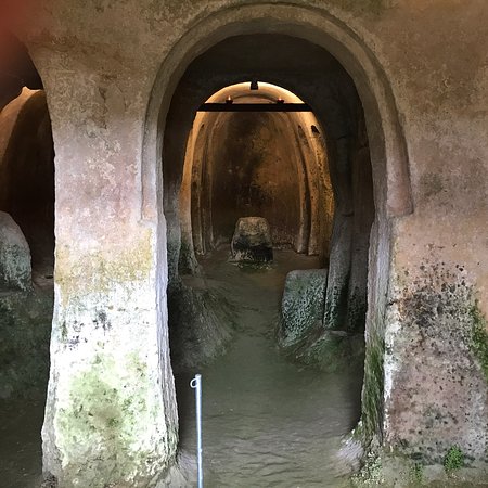 Chiesa di Santa Maria degli Angeli (o delle Tombe)