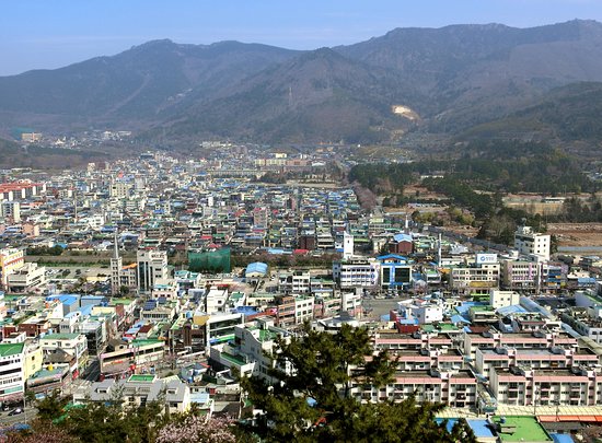 Jehwangsan Park