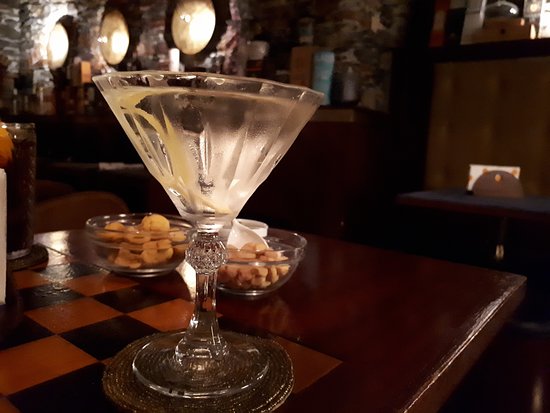 FACE Cocktail Bar