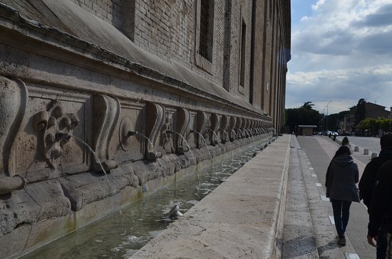 Fontana delle 26 Cannelle