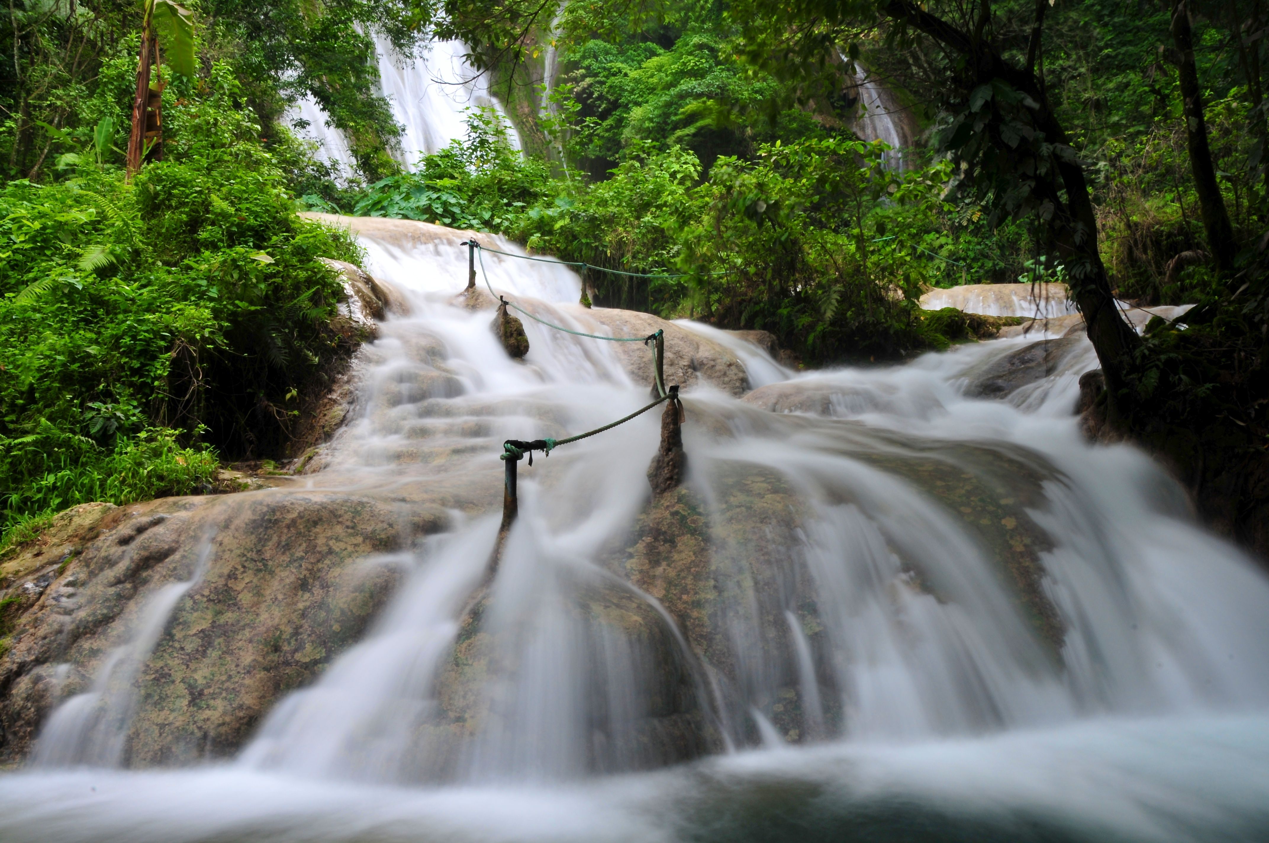 Mele Cascades