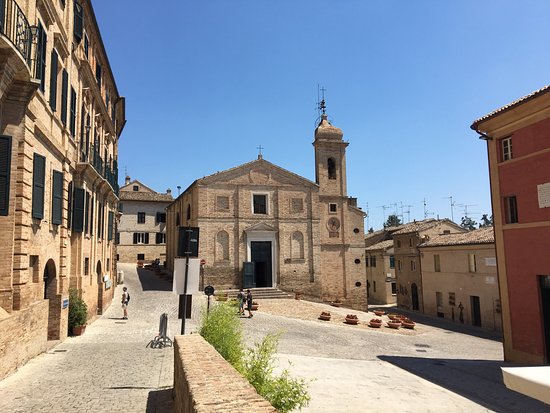 Piazza del sabato del villaggio