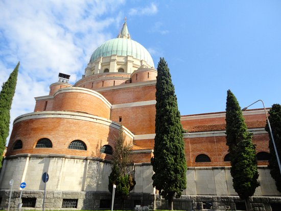 Parrocchia di S. Nicolò Vescovo al Tempio Ossario